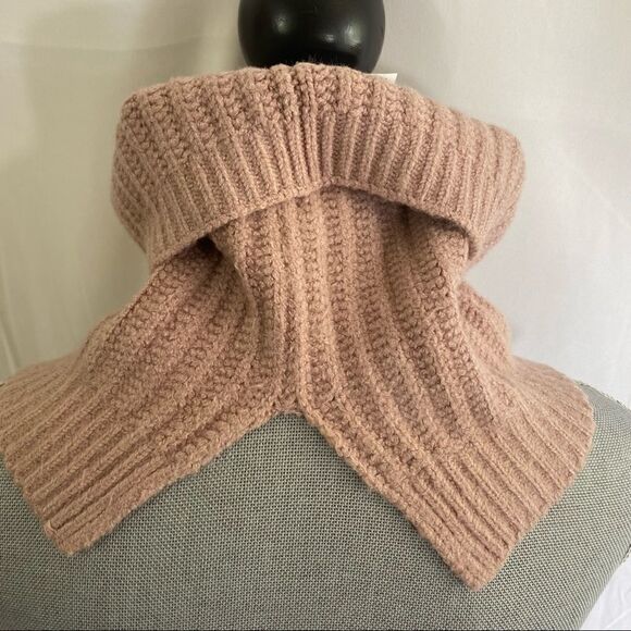 Universal Thread Women’s Snood Infinite Scarf Neck Warmer - Picture 2 of 2